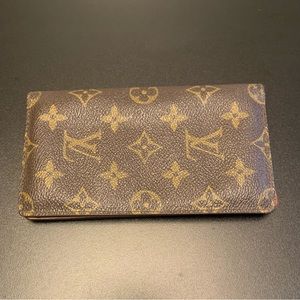 Louis Vuitton Logo Checkbook Cover